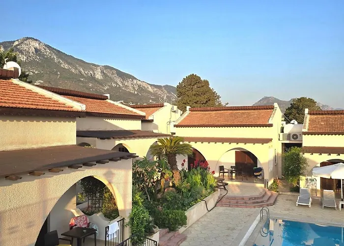 Five Fingers Kazaphani