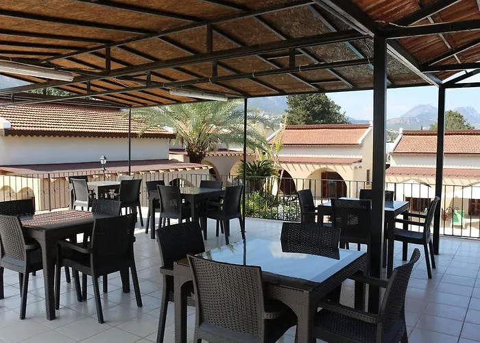 ファイブ フィンガーズ ホリデー * Kazaphani